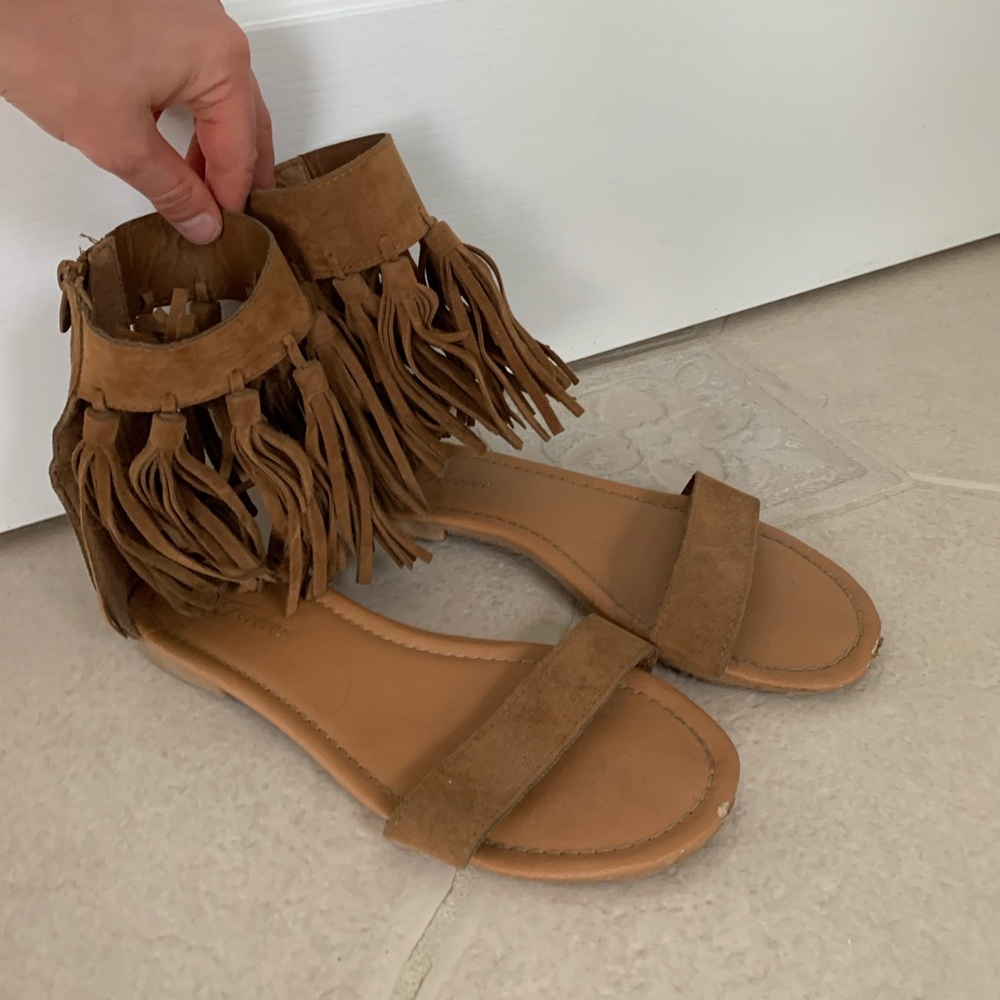 Fringed Sandles